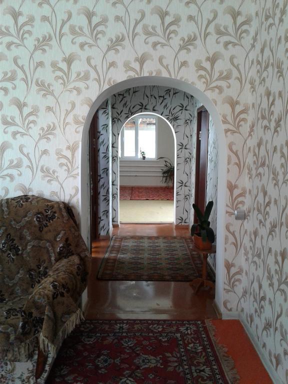 Guest House Semeynyi Karakol Bagian luar foto